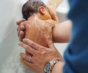 新生児の沐浴の基礎知識と注意すべきポイント
