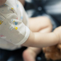 ファーストドレス 半袖かぶりスナップ(80cm)